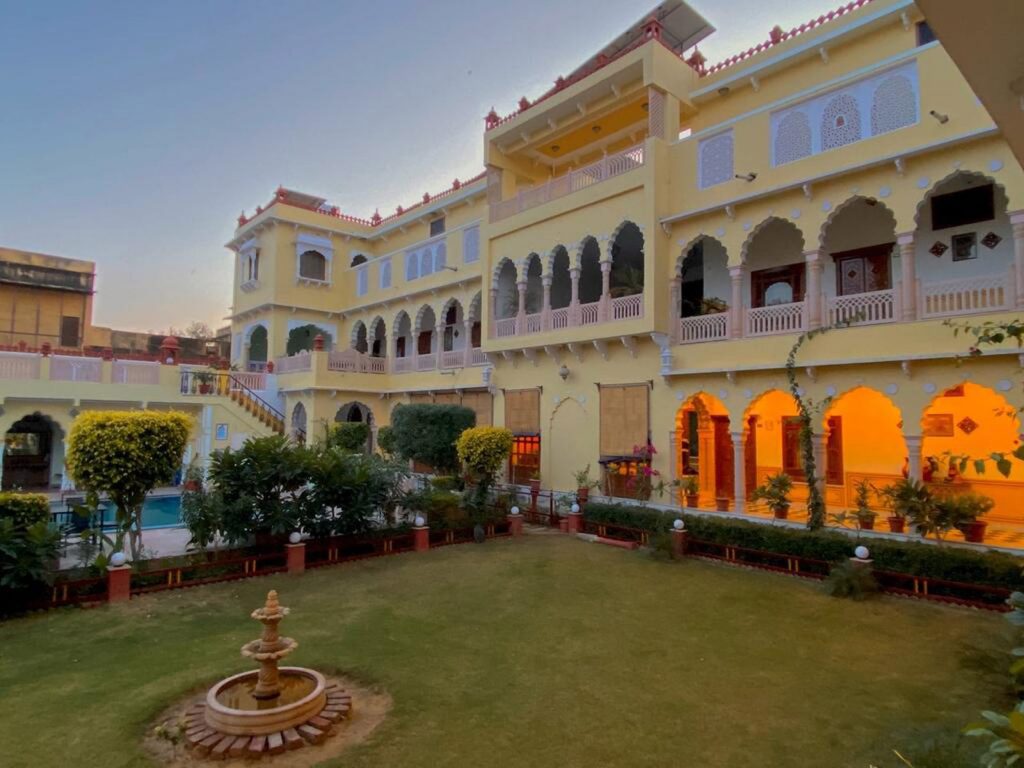 Nawalgarh (Mandawa), The Grand Haveli hotel | Rama Tours